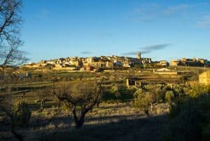 Panorámica del pueblo de Matarraña en verano.